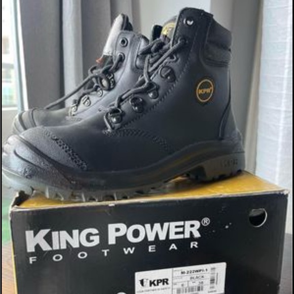Waterproof safety boots - Picture 2 of 6